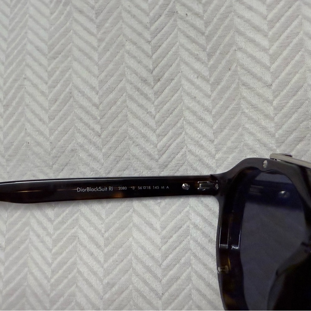 Dior Blacksuit RI Men’s Sunglasses - Tortoise Brown with Blue lenses - Picture 5 of 7